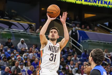 Dec 23, 2021; Orlando, Florida, USA; New Orleans Pelicans guard Tomas Satoransky (31) shoots the ball during the second half against the Orlando Magic at Amway Center. Mandatory Credit: Mike Watters-USA TODAY Sports