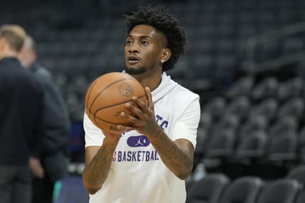 Apr 7, 2022; Charlotte, North Carolina, USA; Charlotte Hornets forward Jalen McDaniels (6) during pregame warm ups against the Orlando Magic at Spectrum Center. Mandatory Credit: Jim Dedmon-USA TODAY Sports