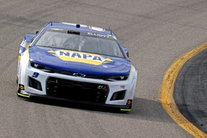Aug 14, 2022; Richmond, Virginia, USA; NASCAR Cup Series driver Chase Elliott (9) during the Federated Auto Part 400 at Richmond International Raceway. Mandatory Credit: Peter Casey-USA TODAY Sports