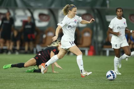 Aug 27, 2022; Portland, Oregon, USA; San Diego Wave FC midfielder Kristen McNabb (14) moves the ball against Portland Thorns FC during the second half at Providence Park. Mandatory Credit: Craig Mitchelldyer-USA TODAY Sports
