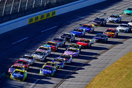 NASCAR: YellaWood 500