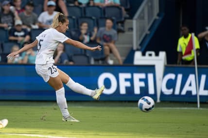 Aug 28, 2022; Kansas City, Kansas, USA; North Carolina Courage midfielder Meredith Speck (25) handles the ball against the Kansas City Current at Children's Mercy Park. Mandatory Credit: Amy Kontras-USA TODAY Sports
