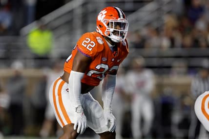 Clemson linebacker Trenton Simpson
