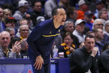 Jan 15, 2023; Cincinnati, Ohio, USA; Marquette Golden Eagles head coach Shaka Smart yells to his team during the first half against the Xavier Musketeers at Cintas Center. Mandatory Credit: Katie Stratman-USA TODAY Sports