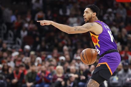 Mar 3, 2023; Chicago, Illinois, USA; Phoenix Suns guard Cameron Payne (15) brings the ball up court against the Chicago Bulls during the first half at United Center. Mandatory Credit: Kamil Krzaczynski-USA TODAY Sports