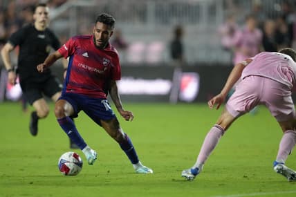 Apr 8, 2023; Fort Lauderdale, Florida, USA; FC Dallas forward Jesus Ferreira (10) creates space against Inter Miami during the first half at DRV PNK Stadium. Mandatory Credit: Jim Rassol-USA TODAY Sports