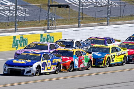 NASCAR: YellaWood 500