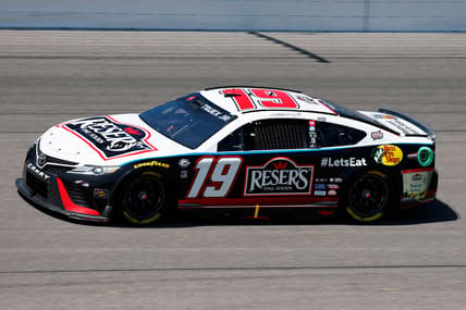 NASCAR: Truck Series Heart of America 200