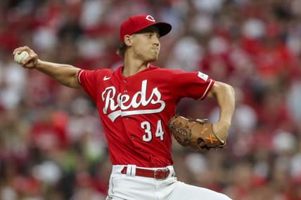 Jul 18, 2023; Cincinnati, Ohio, USA; Cincinnati Reds starting pitcher Luke Weaver (34) pitches against the San Francisco Giants in the first inning at Great American Ball Park. Mandatory Credit: Katie Stratman-USA TODAY Sports
