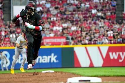 Cincinnati Reds third baseman Elly De La Cruz (44) steals third base in the second inning of a baseball game between the Pittsburgh Pirates and the Cincinnati Reds, Friday, Sept. 22, 2023, at Great American Ball Park in Cincinnati.