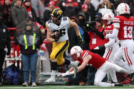 Nov 24, 2023; Lincoln, Nebraska, USA; Iowa Hawkeyes tight end Steven Stilianos (86) catches a pass against the Nebraska Cornhuskers at Memorial Stadium. Mandatory Credit: Reese Strickland-USA TODAY Sports