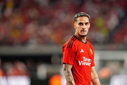 Jul 30, 2023; Las Vegas, Nevada, USA;  Manchester United forward Antony (21) competes during the second half against Borussia Dortmund at Allegiant Stadium. Mandatory Credit: Lucas Peltier-USA TODAY Sports