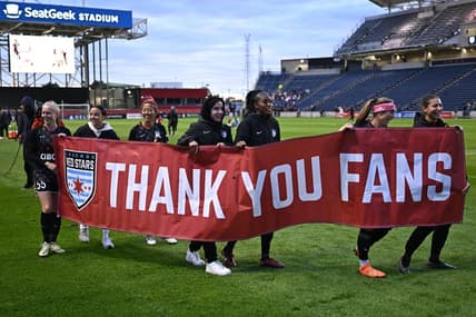Oct 15, 2023; Bridgeview, Illinois, USA; Chicago Red Stars thank fans after the game against OL Reign at SeatGeek Stadium. Mandatory Credit: Daniel Bartel-USA TODAY Sports