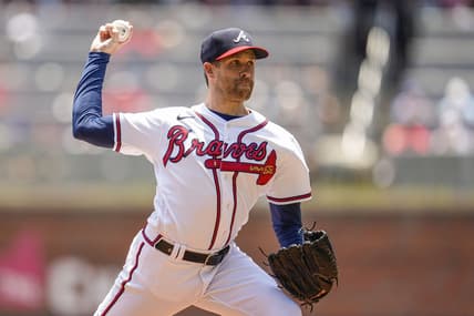 Jul 16, 2023; Cumberland, Georgia, USA; Atlanta Braves relief pitcher Collin McHugh (32) pitches against the Chicago White Sox during the second inning at Truist Park. Mandatory Credit: Dale Zanine-USA TODAY Sports