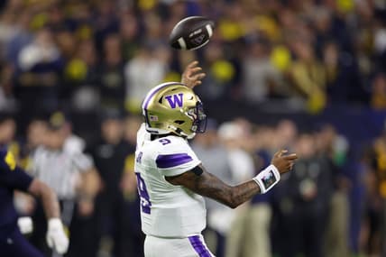 Washington Huskies quarterback Michael Penix Jr