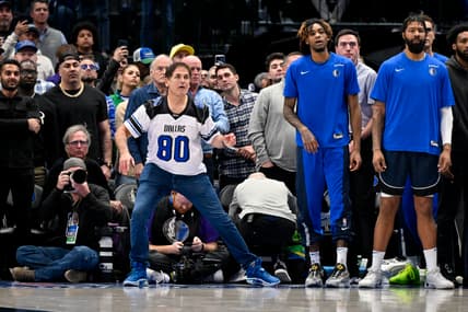 mark cuban: cuban at mavericks game