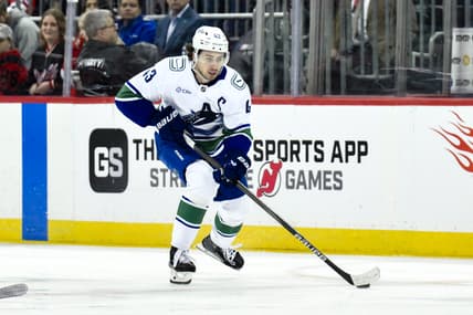 NHL: Vancouver Canucks at New Jersey Devils