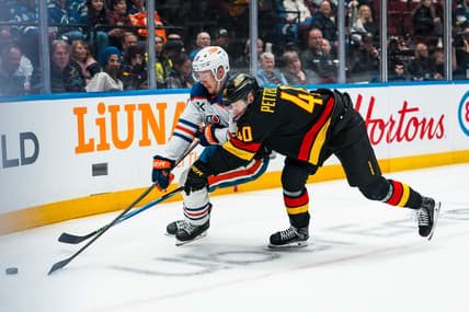 NHL: Edmonton Oilers at Vancouver Canucks