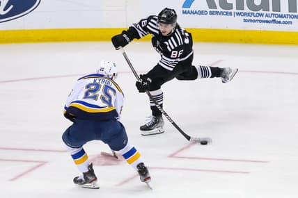 NHL: St. Louis Blues at New Jersey Devils