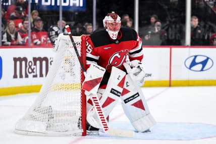 NHL: Vancouver Canucks at New Jersey Devils