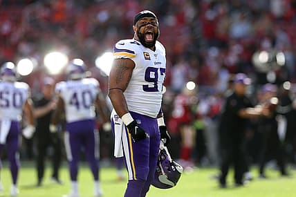 Everson Griffen interacts with fans