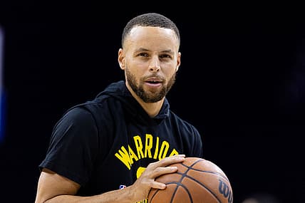 Dec 11, 2021; Philadelphia, Pennsylvania, USA; Golden State Warriors guard Stephen Curry warms up before a game against the Philadelphia 76ers at Wells Fargo Center. Mandatory Credit: Bill Streicher-USA TODAY Sports