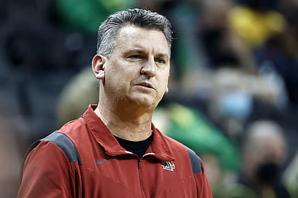 Feb 14, 2022; Eugene, Oregon, USA; Washington State Cougars head coach Kyle Smith gives direction to his team during the first half against the Oregon Ducks at Matthew Knight Arena. Mandatory Credit: Soobum Im-USA TODAY Sports