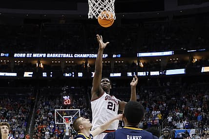 Mar 18, 2022; Pittsburgh, PA, USA; Illinois Fighting Illini center Kofi Cockburn (21) shoots the ball against the Chattanooga Mocs in the second half during the first round of the 2022 NCAA Tournament at PPG Paints Arena. Mandatory Credit: Geoff Burke-USA TODAY Sports