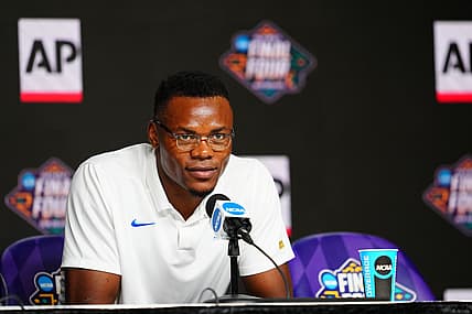 Apr 1, 2022; New Orleans, LA, USA; Kentucky Wildcats forward Oscar Tshiebwe (34) speaks after winning the Player of the Year Award at Caesars Superdome. Mandatory Credit: Andrew Wevers-USA TODAY Sports