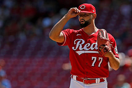 Cincinnati Reds relief pitcher Art Warren (77) collects himself between pitches in the eighth inning of the MLB National League game between the Cincinnati Reds and the Los Angeles Dodgers at Great American Ball Park in downtown Cincinnati on Thursday, June 23, 2022. The Reds were swept in a second consecutive series with a 10-5 loss to the Dodgers.

Los Angeles Dodgers At Cincinnati Reds