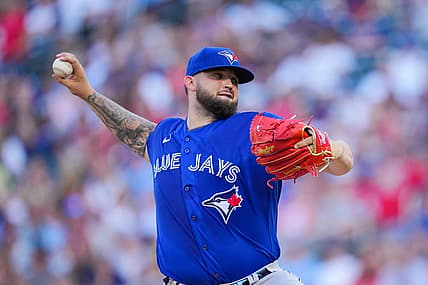 Aug 4, 2022; Minneapolis, Minnesota, USA; Toronto Blue Jays starting pitcher Alek Manoah (6) pitches against the Minnesota Twins in the first inning at Target Field. Mandatory Credit: Brad Rempel-USA TODAY Sports