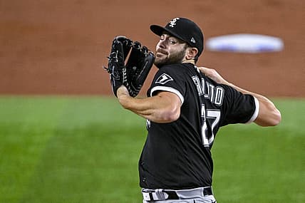 Aug 7, 2022; Arlington, Texas, USA; Chicago White Sox starting pitcher Lucas Giolito (27) in action during the game between the Texas Rangers and the Chicago White Sox at Globe Life Field. Mandatory Credit: Jerome Miron-USA TODAY Sports