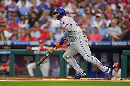 Aug 19, 2022; Philadelphia, Pennsylvania, USA; New York Mets designated hitter Pete Alonzo (20) hits an RBI fielder   s choice against the Philadelphia Phillies during the first inning at Citizens Bank Park. Mandatory Credit: Gregory Fisher-USA TODAY Sports