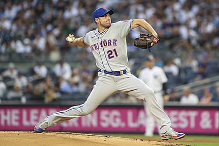 Aug 22, 2022; Bronx, New York, USA;  New York Mets starting pitcher Max Scherzer (21) pitches in the first inning against the New York Yankees at Yankee Stadium. Mandatory Credit: Wendell Cruz-USA TODAY Sports