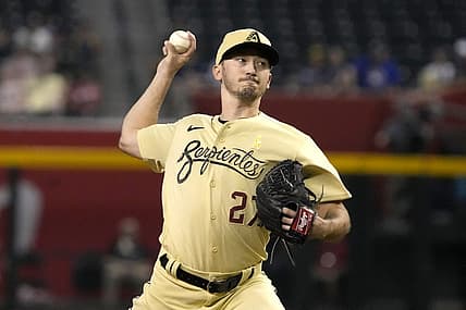 Sep 2, 2022; Phoenix, Arizona, USA; Arizona Diamondbacks pitcher Zach Davies (27) throws against the Milwaukee Brewers in the first inning at Chase Field. Mandatory Credit: Rick Scuteri-USA TODAY Sports