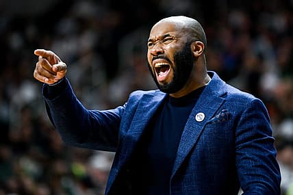 Villanova's head coach Kyle Neptune calls out to players during the first half in the game against Michigan State on Friday, Nov. 18, 2022, at the Breslin Center in East Lansing.

221118 Msu Villianova 110a