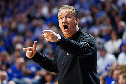 Dec 10, 2022; Lexington, Kentucky, USA; Kentucky Wildcats head coach John Calipari talks with his players during the second half against the Yale Bulldogs at Rupp Arena at Central Bank Center. Mandatory Credit: Jordan Prather-USA TODAY Sports