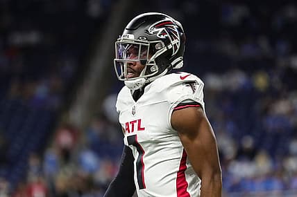 Atlanta Falcons cornerback Jeff Okudah (1) warms up before the Detroit Lions game at Ford Field in Detroit on Sunday, Sept. 24, 2023.