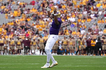 Washington Huskies quarterback Michael Penix Jr