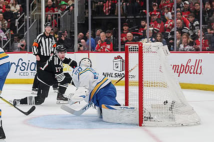 NHL: St. Louis Blues at New Jersey Devils