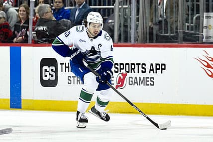 NHL: Vancouver Canucks at New Jersey Devils