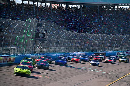 NASCAR: Straight Talk Wireless 500