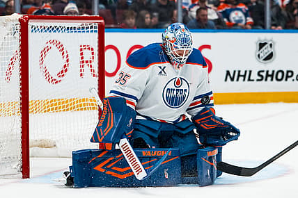 NHL: Edmonton Oilers at Vancouver Canucks