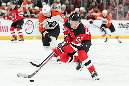 NHL: Philadelphia Flyers at New Jersey Devils