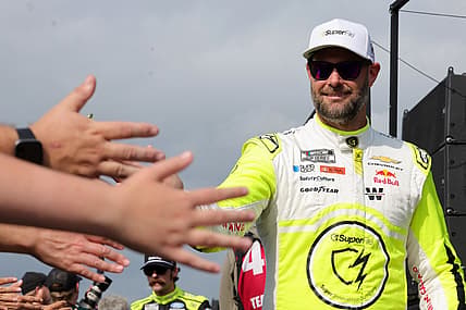 Shane van Gisbergen, Austin Hill