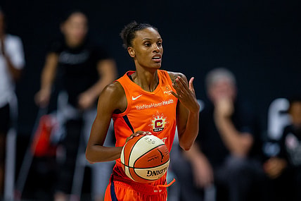WATCH: Brionna Jones, DeWanna Bonner lead Connecticut Sun to win over Dallas Wings