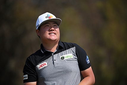 Jun 17, 2021; San Diego, California, USA; Sungjae Im plays his shot from the 12th tee during the first round of the U.S. Open golf tournament at Torrey Pines Golf Course. Mandatory Credit: Orlando Ramirez-USA TODAY Sports