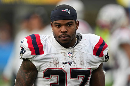 Oct 31, 2021; Inglewood, California, USA; New England Patriots running back Damien Harris (37) during the game against the Los Angeles Chargers SoFi Stadium. Mandatory Credit: Kirby Lee-USA TODAY Sports