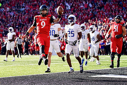 The Cincinnati Bearcats football team faced off against the Tulsa Golden Hurricanes at Nippert Stadium on Nov. 6, 2021.

UC football vs Tulsa