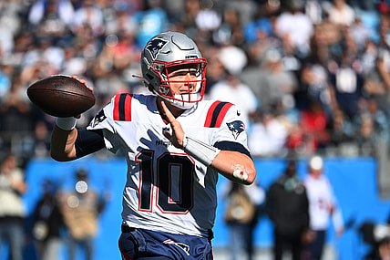 Nov 7, 2021; Charlotte, North Carolina, USA;  New England Patriots quarterback Mac Jones (10) looks to pass in the first quarter at Bank of America Stadium. Mandatory Credit: Bob Donnan-USA TODAY Sports